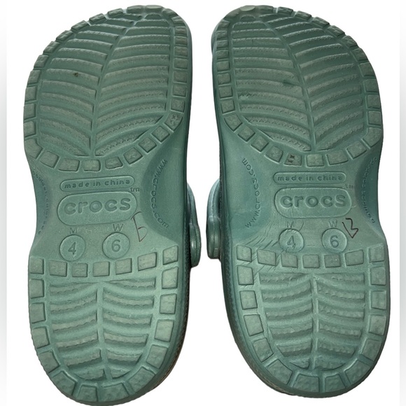 Green Crocs | Size 6 - Picture 5 of 9